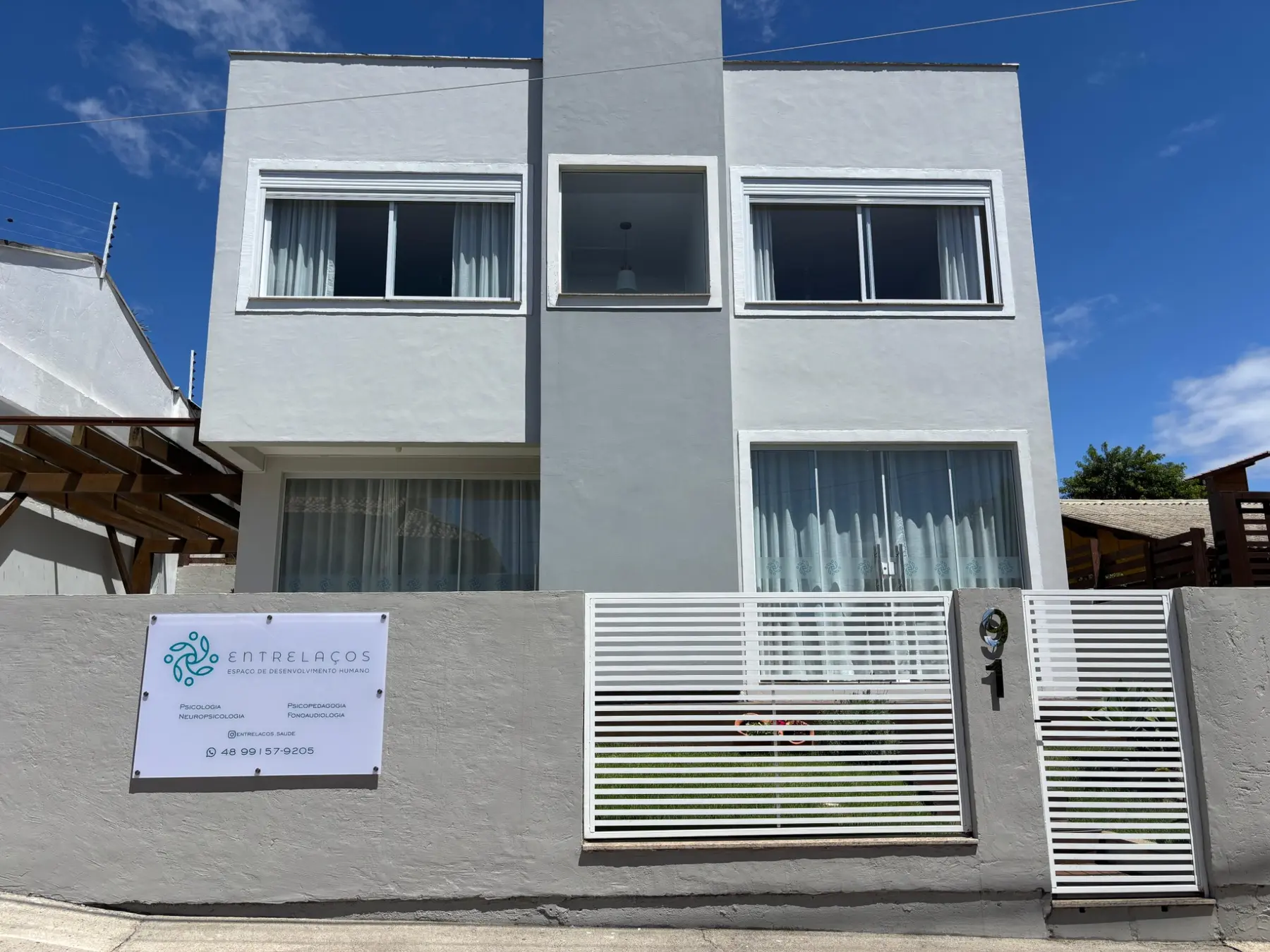 Fachada da Casa Entrelaços